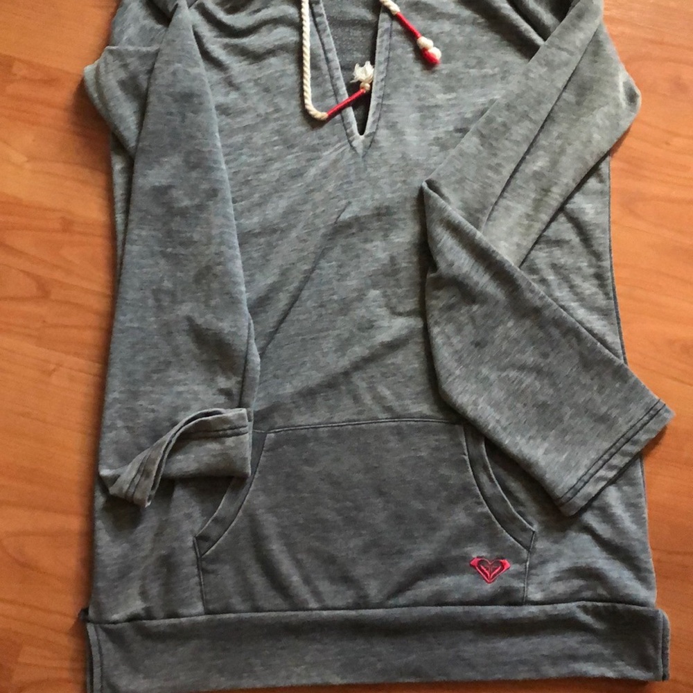 Woman’s Roxy Sweater - Picture 4 of 4